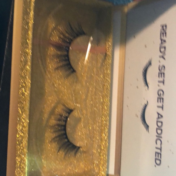 Eye Lashes - Picture 3 of 3